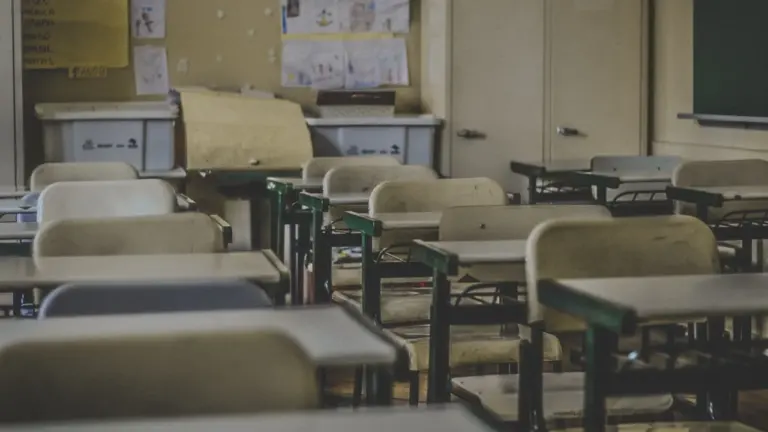 À Courbevoie, la chaleur bouscule écoles et services