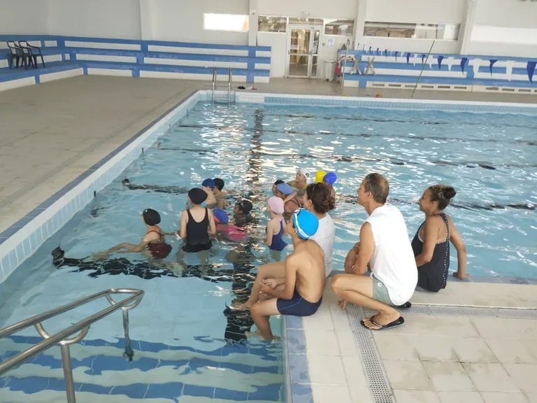 À Toulon, les enfants apprennent le réflexe anti-noyade