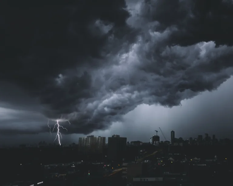 Tours se prépare à un après-midi d’orages violents