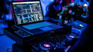 À Caen, la soirée guinguette gratuite passe en mode DJ à 19h30