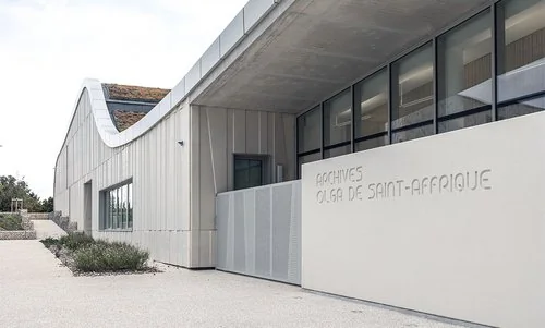 Plongée dans l'histoire de La Rochelle aux Archives municipales