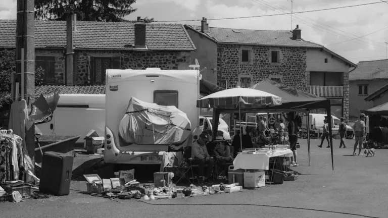 Brocante à Dax : Les Halles au rythme des 1er et 3e vendredis