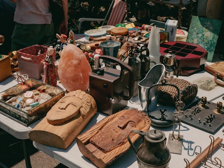 Brocante à Dax : Les Halles au rythme des 1er et 3e vendredis